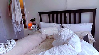Brunette Solo Webcam Masturbation