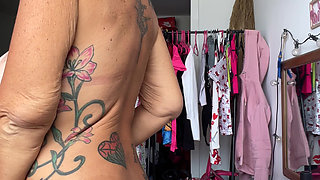 What a Tease Big Tits, Big Ass, Slim Waist.