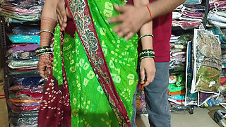 Fucked Bhabhi in exchange for a new saree