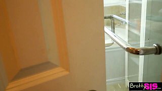 Cutesy Lana Rhoades and Tony Profane's female orgasm clip