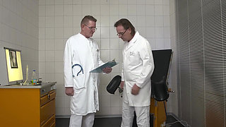 Frauenarzt Double Pussy Fuck in Sexy Lingerie