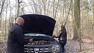 She sucks his cock and he helps her about the car