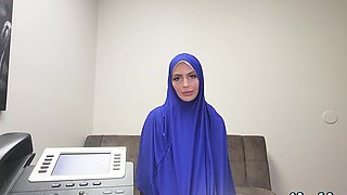 Brunette MILF Alexa in HD, flashing fakes and a hidden pussy under a hijab
