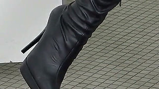 Toilet Bowl and Dirty Boots Lick Clean, University Female Teacher Punishes Male Student for Neglecting to Clean Toilets