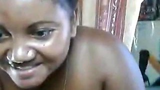 Black African Webcam Girl Nirina from Sambava, Madagascar