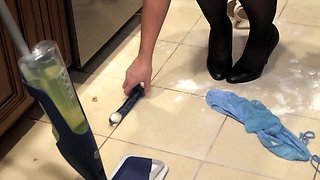 MILF Pornstar Ryan Keely's Thick Brunette Maid Leaves Cums