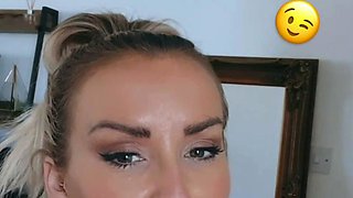 Big boob brunette masturbates on webcam