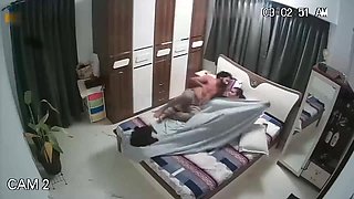Indian Bhabhi Flashes her Bare Figure For Paramour and Tearing up
