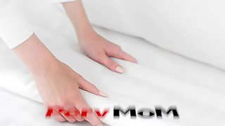 Pervmom - mischievous cougar nails a nerd from dating app while her spouse is away