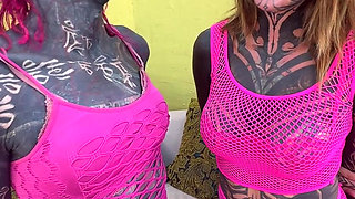 Daytime Looks & Playful Moments