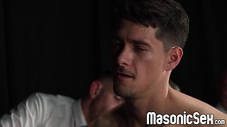 Horny DILFs cant look away as Zander Woodz gets wrecked deep