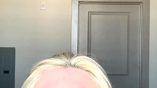 Blonde tight pussy babe solo toy fun in glamour masturbation