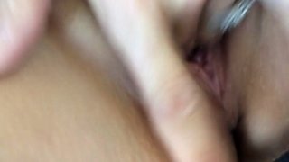 Close up solo beauty fucking her pussy