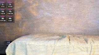 realy sexy blonde babe mastrbating