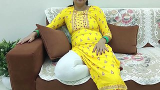 Indian step mom and step son ka illegitimate wala pyar beta se chudwa kar apna yaar bana liya Hindi sarababhi 6