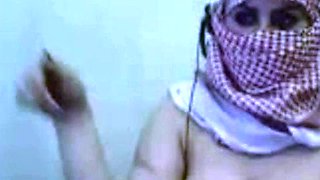 Arab Girl with Big Boobs on Webcam
