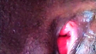 Hottysexy African Queen squeezing her pinky pussy