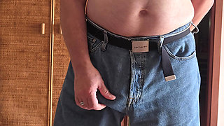Horny stock guy making a qui wank in his bermuda