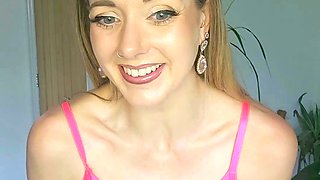 Blonde with hot lingerie masturbates while broadcasting
