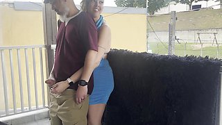 Big butted milf had sex with a guy she met on a party, on the balcony