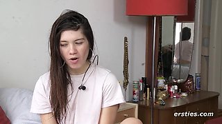 Cute Babe Plays With Her Pussy Underwater