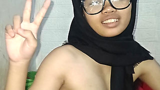 Scandal of Hijab Student Having Sex With Her Classmates
