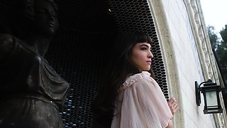 Nude teen Ivy introdcing her hairy pussy