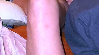 amateur stiefelschweine fingering herself on live webcam