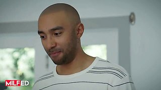 Watch hypnotic London River and Nathan Bronson's action