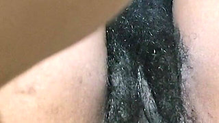 Hot Ebony MILF with Big Curves - Thick Body, Natural Confidence, Big Booty Appeal