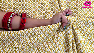 Hot Bhabhi Sex on Badroom with Padosi