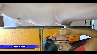 At the Gym I Give My Stepfather a Great Blowjob While the Trainer Is Watching Us ( Casero Real)