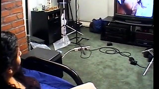 Huge butt babe gets her wet pussy slammed with two dongs in bedroom