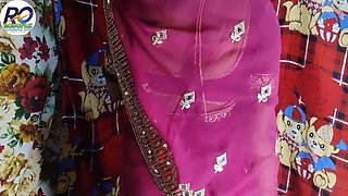 Desi aunty and stepsister-stepson both made relations together and the penis and dick entered the pussy together and made her squirt and