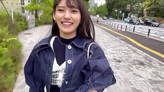 スレンダー美女がキスに始まりローションテカテカで艶やかに感じる淫乱エッチ