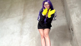 I'm in a Place in a Deserted Place Wearing Yellow Gloves and I Really Want to Have a Toilet Fetish so I Decide to Do