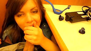 Office undertable blowjob: Amateur, Stripchat  Cumshot Porn