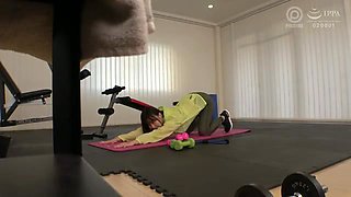 キュートな巨乳美女と近距離でおっぱいを堪能できるパイズリ密室エッチ