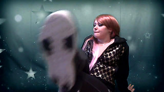 Watch me doing lovely exercises and clean my sport kneeckers