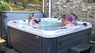Girls Hot Tub!