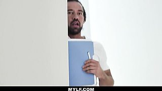 Sex-addicted ebon model September Reign is jumping on a big dick