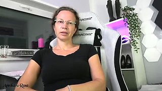 Amateur MILF Annika Bond JOI POV: Dirty Talk Jerk Off Instructions in German HD